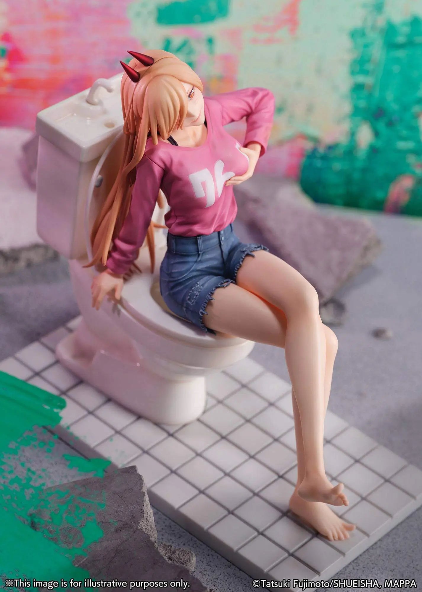 Power-Figur aus Chainsaw Man, dynamische 1/7 Scale PVC-Statue, 18 cm hoch, zeigt ein verspieltes Design mit lebhaftem Hintergrund.